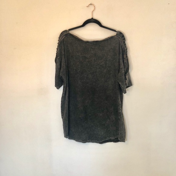 Funky Oversized Skull Tee - Picture 4 of 4